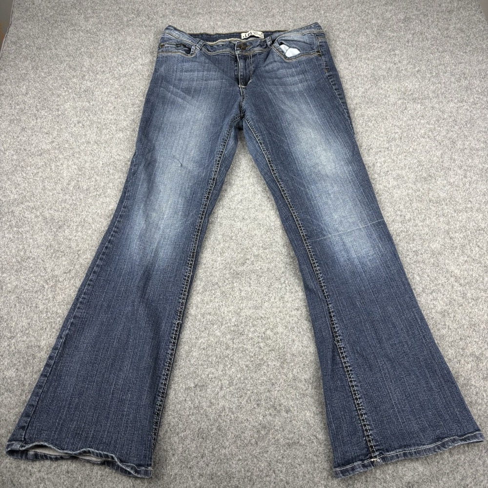 VTG Lei Sophia Hiphugger Flare Jeans Women's 17 (Fits 32x31) Medium Wash Denim